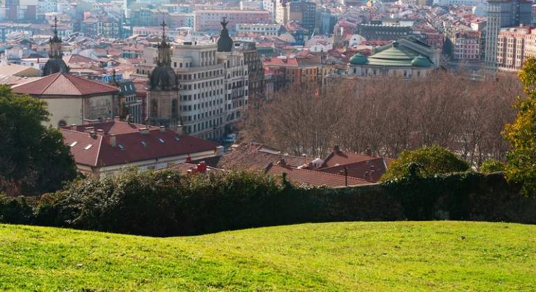 Nueva agresión sexual en grupo: una joven es asaltada por seis hombres en Bilbao