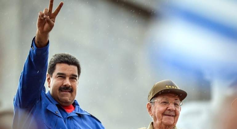 maduro-castro.jpg