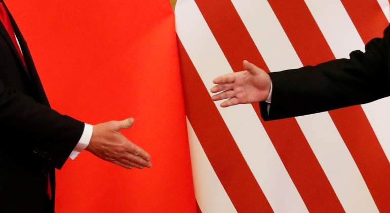 china-eeuu-mano.jpg