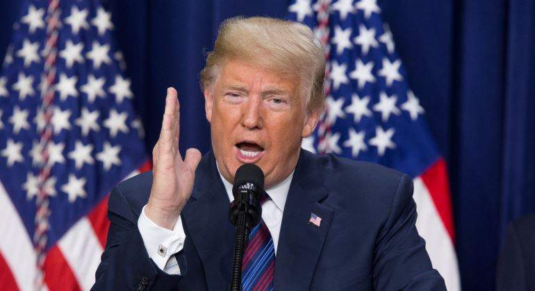 Trump-mano-frente-EFE.jpg