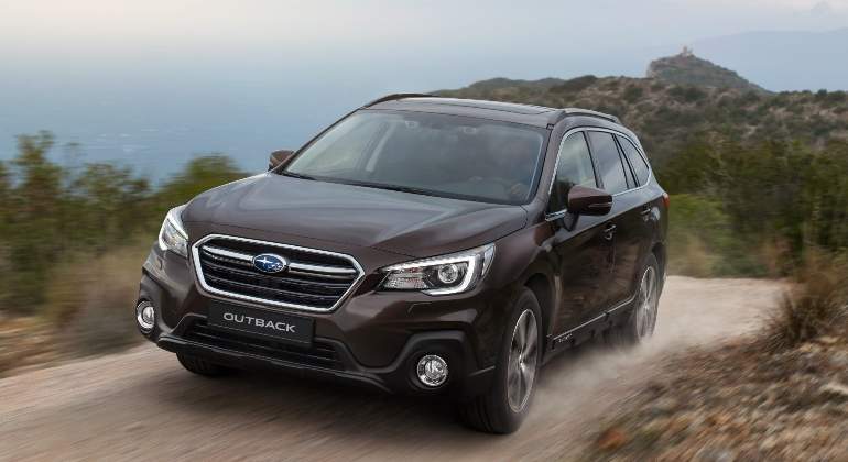 Subaru-Outback-Executive-PlusS-2018-01.jpg