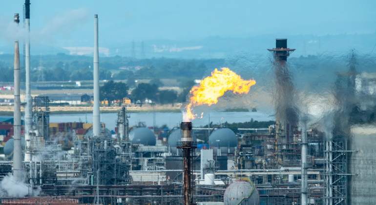 refineria-tanques-petroleo.jpg