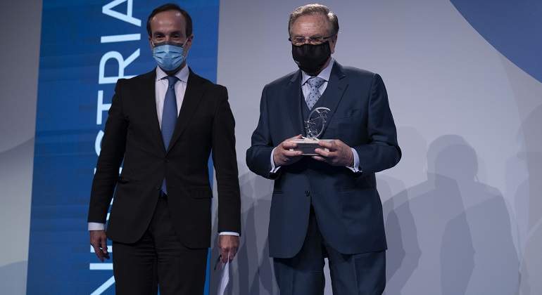 Toms Fuertes recibiendo el reconocimiento de FIAB Foto Nacho Martn