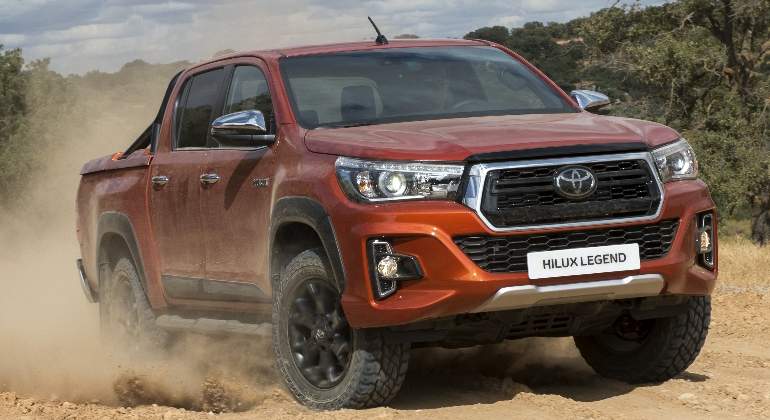 toyota-hilux-legend-raider-2018-01.jpg