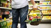La industria alimentaria se une al campo y acusa a los supermercados de los bajos precios