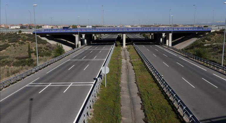 autopista-vacia-efe-770.jpg