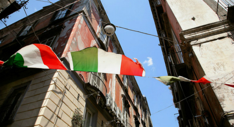 italia-banderas-cordel-770.jpg