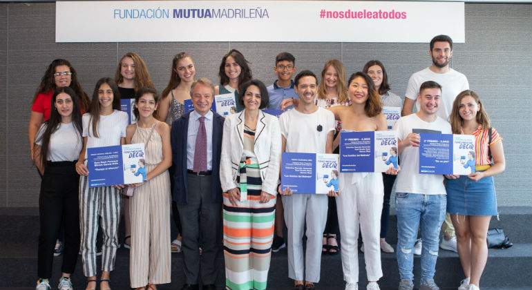 Ganadores-NDAT-con-Lorenzo-Cooklin-y-Rebeca-Palomo-defini.jpg