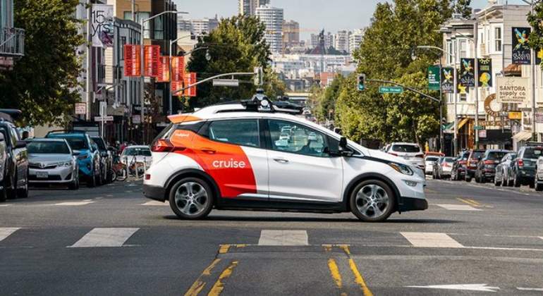 770-420-cruise-robotaxi.jpg
