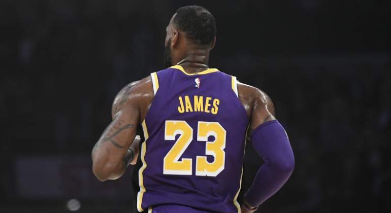 lebron-james-lakers-espalda-getty.jpg