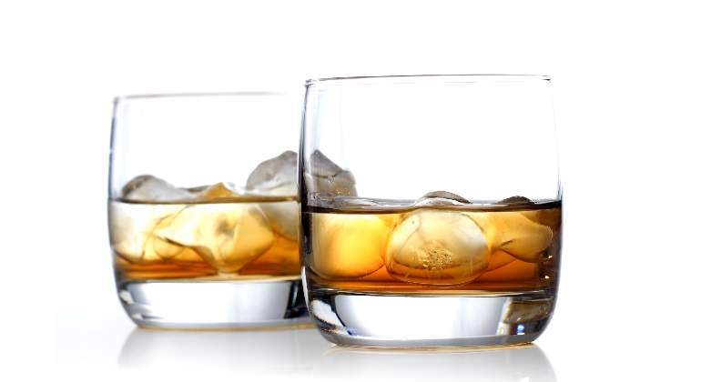 whisky-vasos-hielo-dreamstime.jpg