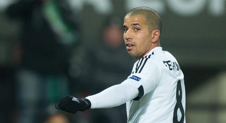 feghouli-valencia-senala-efe.jpg