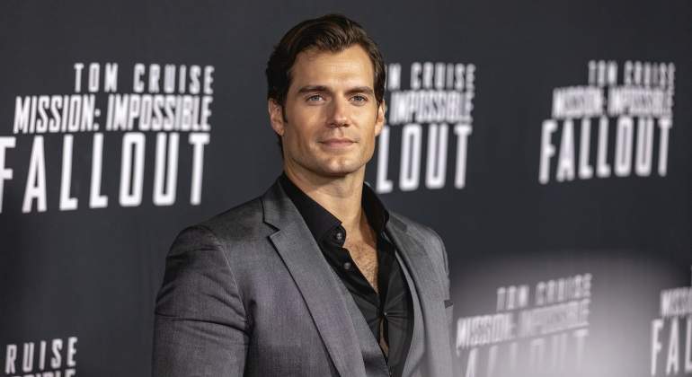henry-cavill-netflix.jpg