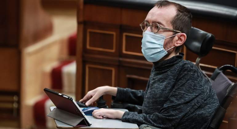 echenique-mascarilla-congreso-ep.jpg