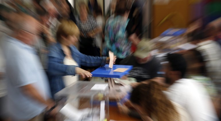 elecciones-votan-movida.jpg