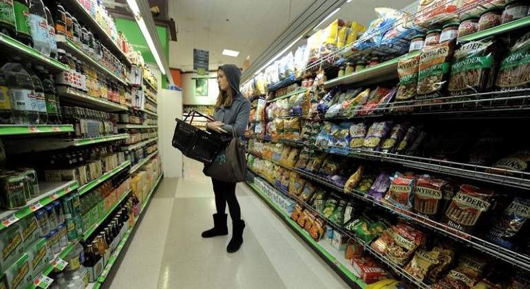 mujer-supermercado-eeuu-inflacion-efe.jpg