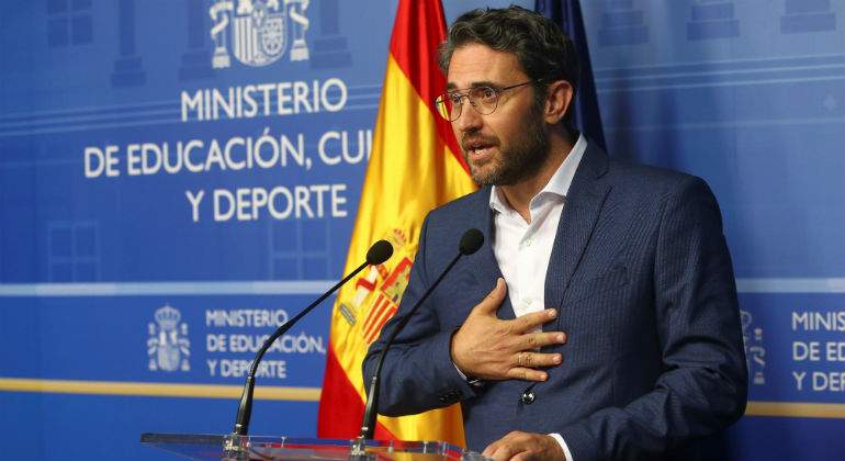 huerta-maxim-mano-pecho.jpg