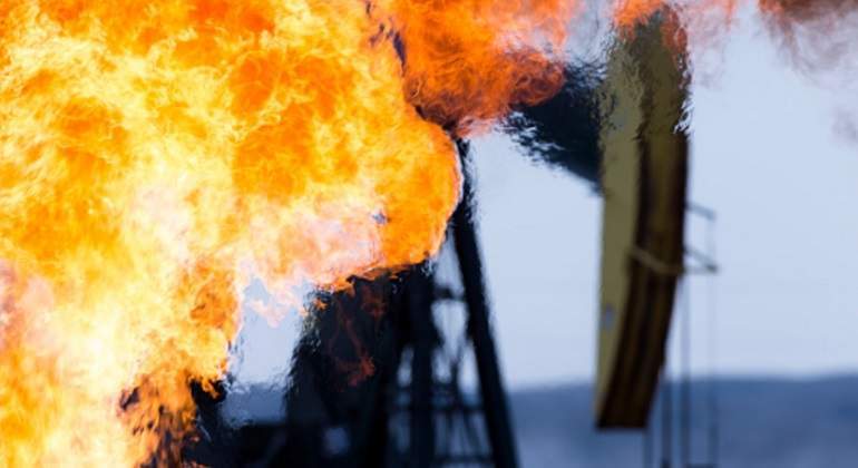 martillo-fuego-petroleo.jpg