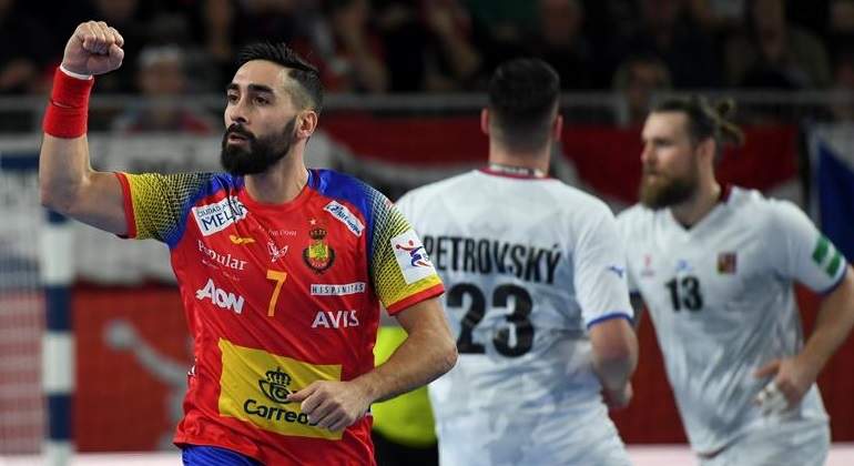 hispanos-efe.jpg