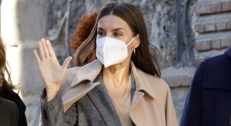 Letizia-look-cuadros.jpg