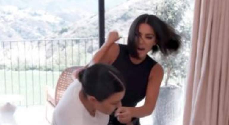 kim-kourtney-kardashian-reality-show.jpg