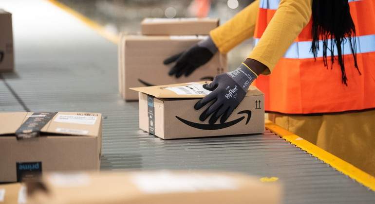 amazon-dreamstime-3.jpg