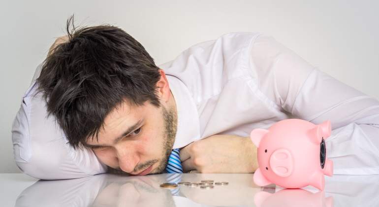 ahorro-hucha-trabajador-dreamstime.jpg