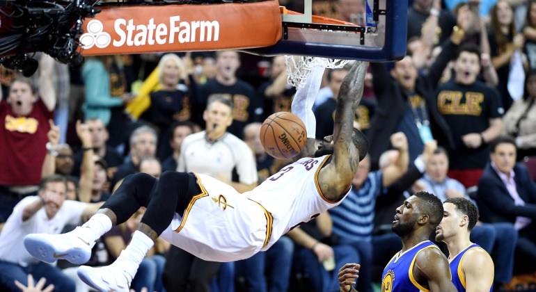 LeBron-machaca-2016-reuters.jpg