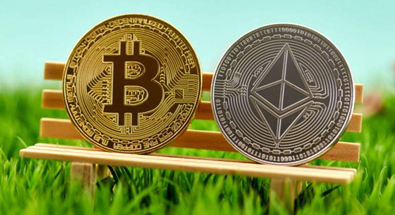 bitcoin-ether-dreamstime.jpg