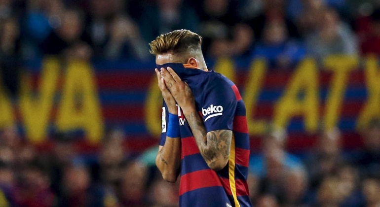 Neymar-tapa-cara-2016-valencia-reuters.jpg