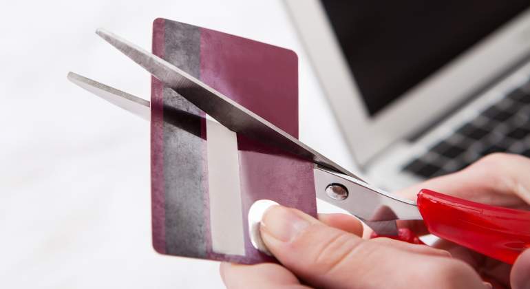 banco-bloquea-cuenta-tarjeta-rota-istock.jpg
