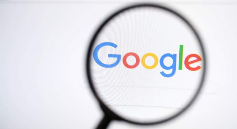 google-lupa-dreamstime.jpg