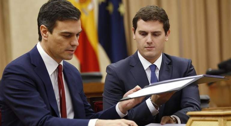 sanchez-rivera-acuerdo2016-efe.jpg