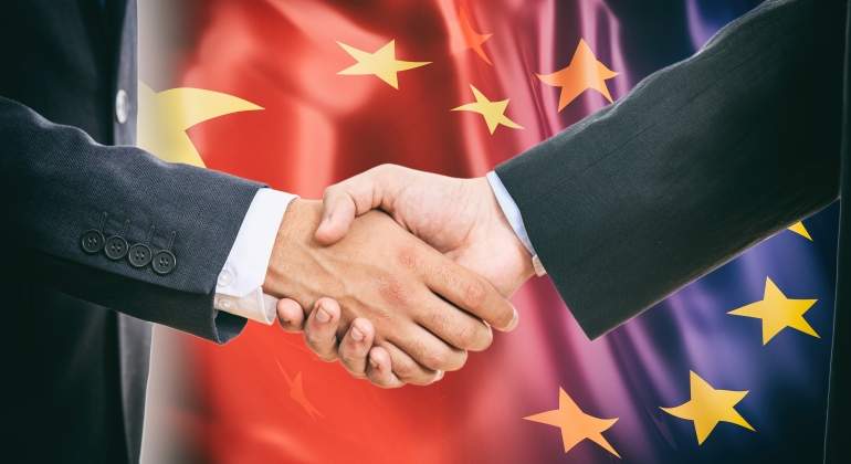 China-UE-manos-dreamstime.jpg