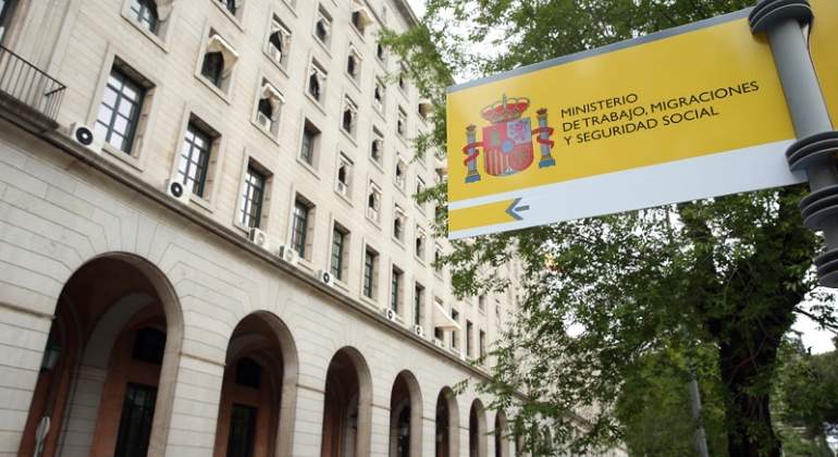 ministerio-trabajo-ee.jpg