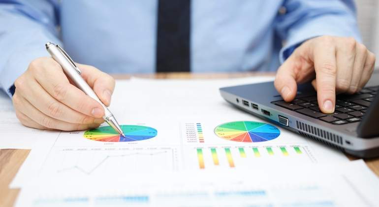 empresa-pc-cuentas-finanzas-administracion-istock.jpg