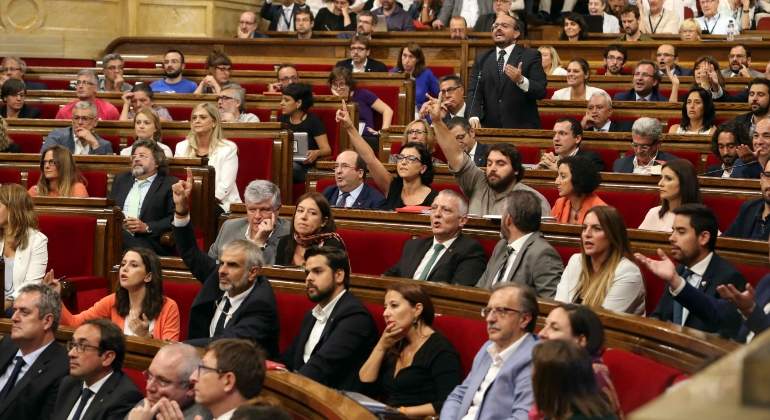 parlament-6sep17-efe.jpg