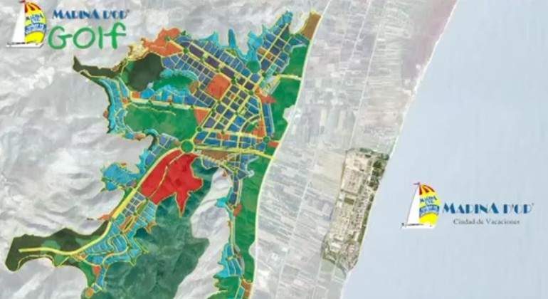 A la izquierda la huella del proyecto anulado Marina dOr Golf EE