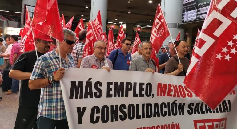 CCOO-huelga-pancarta-Renfe-atocha.jpg
