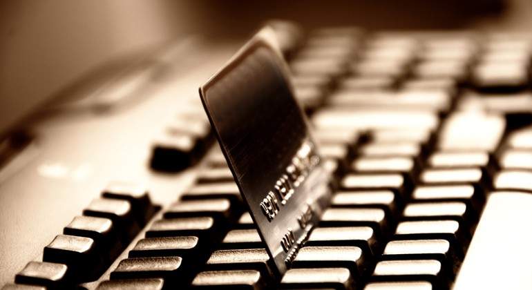 e-commerce-dreamstime.jpg
