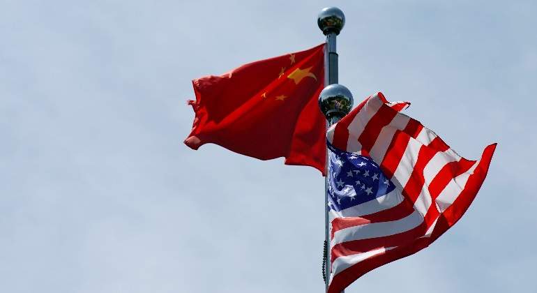 china-eeuu-banderas-mastil-ondeando-reuters-770x420.jpg