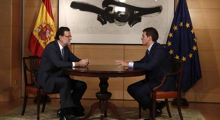 RajoyRivera-Congreso3agosto2016EFE.jpg