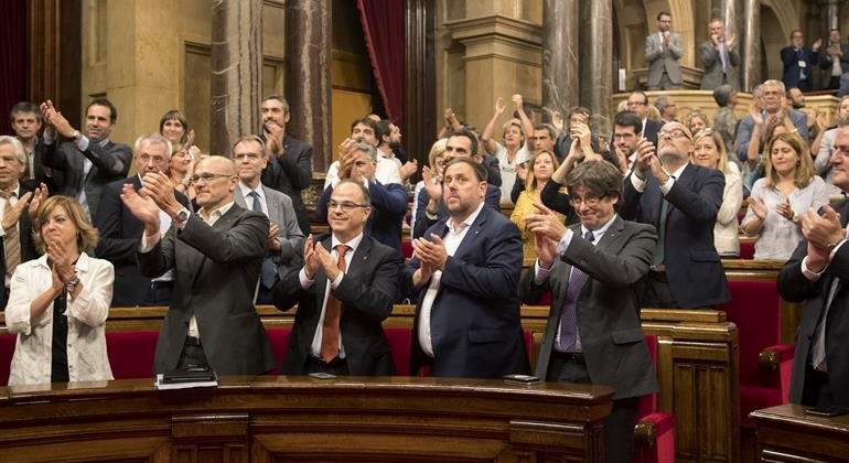 parlament-aprueba-transitoriedad-efe.jpg