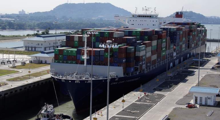 canal-panama-barco.jpg