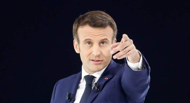 macron-senala.jpg
