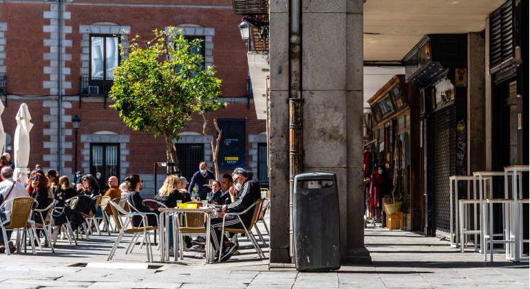 restricciones-covid-19-coronavirus-madrid-galicia-valencia-comunidades-autonomas.jpg