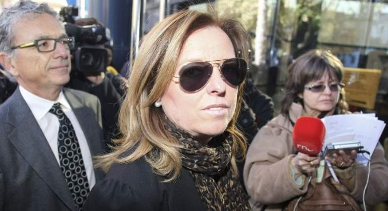 amoros-dolores-gafas.jpg