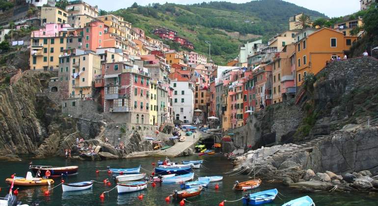 cinque-terre-dreamstime.jpg