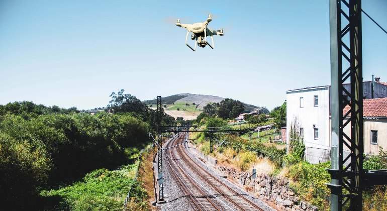 dron-tren.jpg