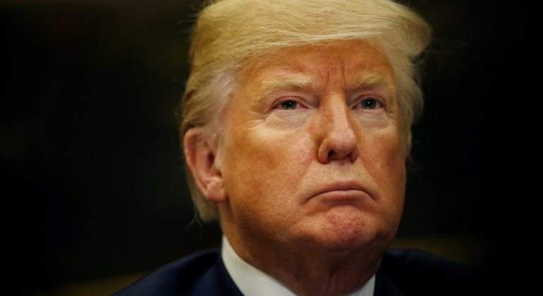 trump-donald-pelo-fondonegro.jpg